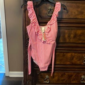 Vineyard Vines bathing suit NWT!